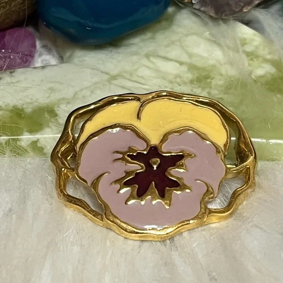Vintage Avon Pansy Brooch - Picture 2 of 6